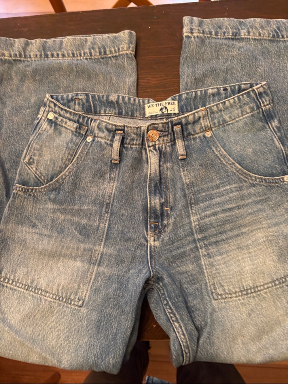 We The Free light blue relaxed denim jeans 28